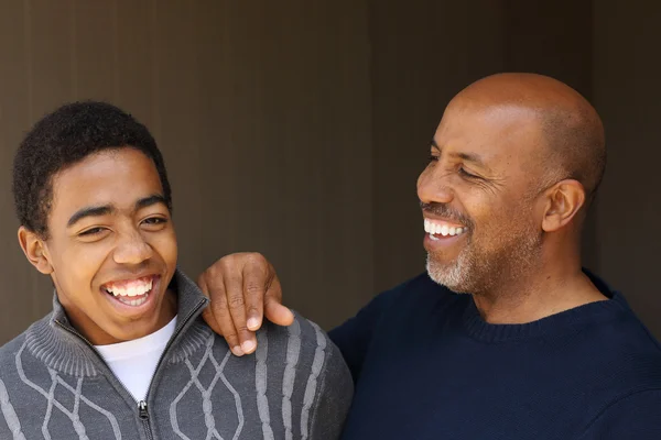 Père et fils afro-américains — Photo