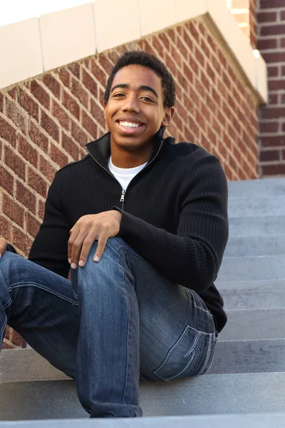 Jovem adolescente afro-americano — Fotografia de Stock