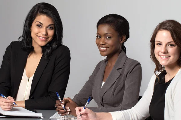 Groupe diversifié de femmes d'affaires — Photo