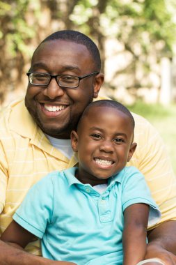 Afro-Amerikan baba ve oğul