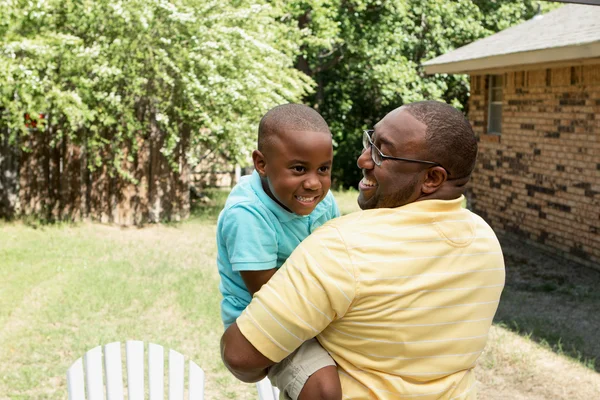 Afro-americanos pai e filho — Fotografia de Stock