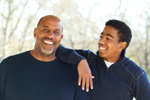 Afro-americanos pai e filho — Fotografia de Stock