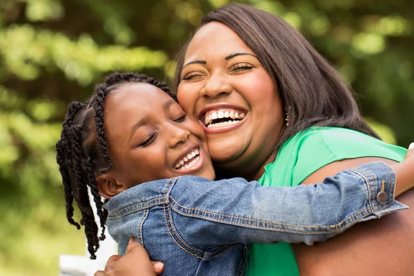 Madre e hija afroamericana Imagen de stock