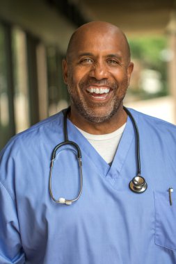 Afrika kökenli Amerikalı doktor