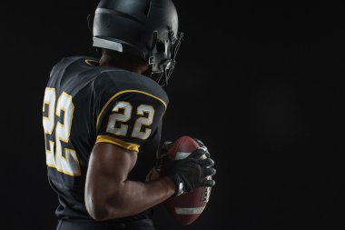 Futbol oyuncu topu ile