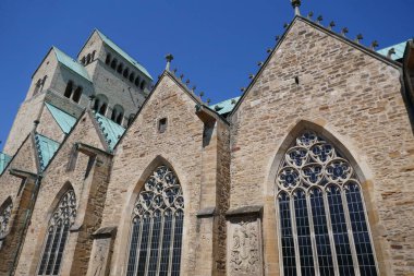 Almanya 'nın Hildesheim kentindeki St. Mary Katedrali' nin dış yüzeyi.