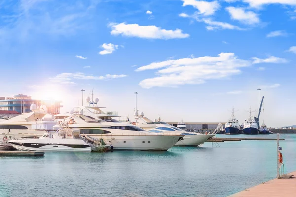 Sochi deniz bağlantı noktası yatlar