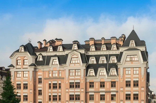 Vozdvyzhenska Street, Kyiv