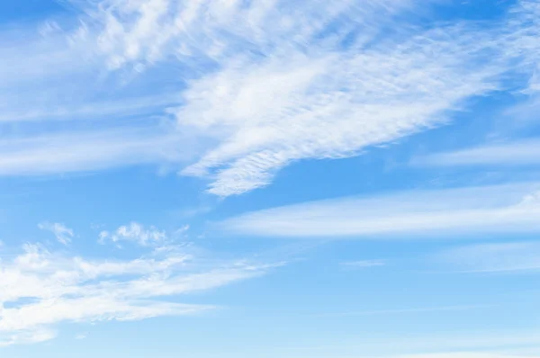 Mavi gökyüzü arkaplanı