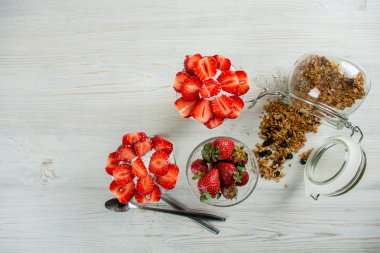 İki kişi için sağlıklı kahvaltı