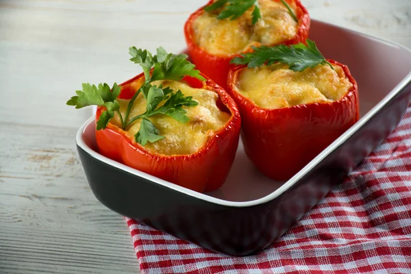 Pimentos vermelhos recheados — Fotografia de Stock