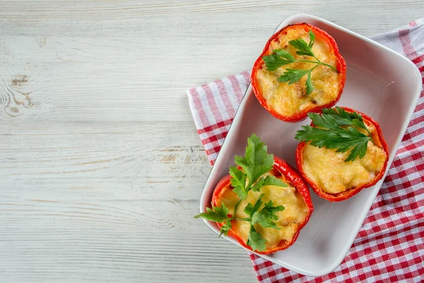 Pimentos vermelhos recheados — Fotografia de Stock