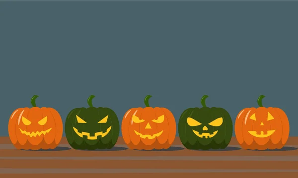 Arka arkaya korkunç suratlı balkabağı Jack. Cadılar Bayramı balkabakları arka arkaya