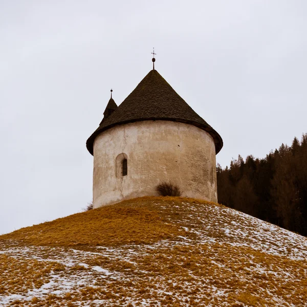 Kulatá kaple v Dolomity, Itálie — Stock fotografie