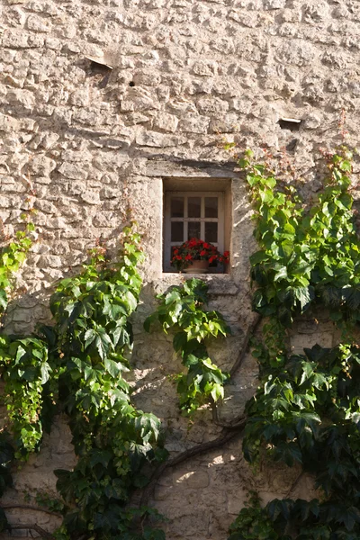 Gevel van het Provençaalse huis — Stockfoto