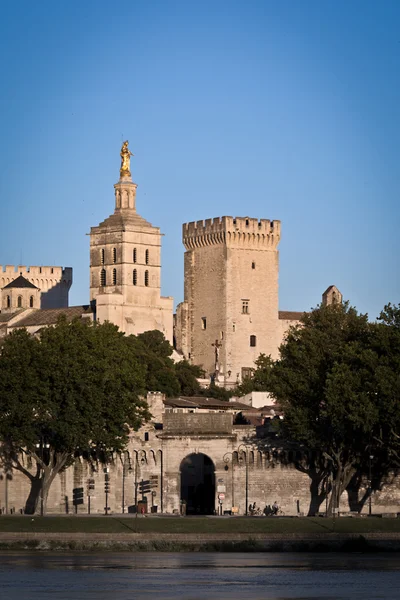 A cidade de Avignon ao pôr do sol — Fotografia de Stock