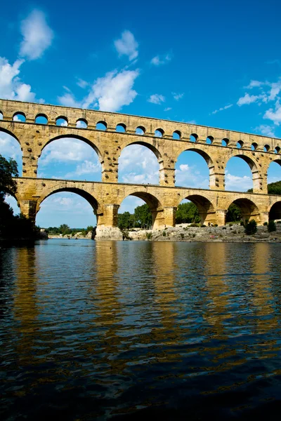Мост-дю-Гар вблизи Ним, Франция — стоковое фото