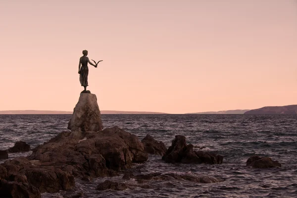 Opatija Kroatië, Maiden met de Seagull — Stockfoto