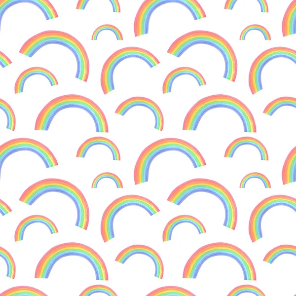 Acuarela arco iris multicolor sobre fondo blanco.Patrón brillante sin costura.Ilustración de acuarela para imprimir, tarjeta de felicitación — Foto de Stock