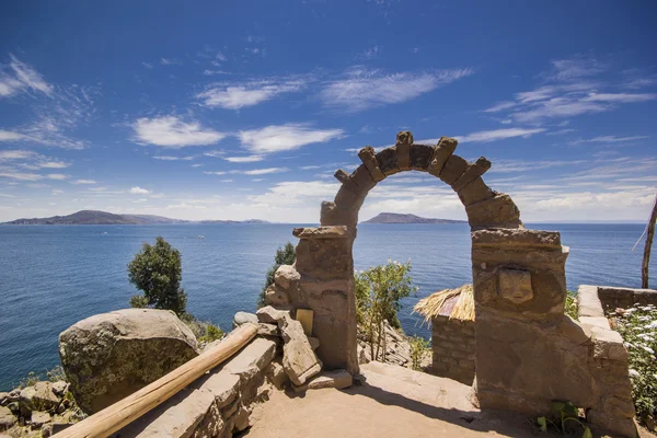 Arco acima do lago titicaca no peru — Fotografia de Stock