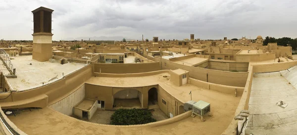 Roofs of Yazd, Iran with wind-catchers — Stock Photo, Image