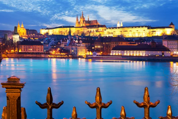 Puente de Carlos, Río Moldau, Ciudad pequeña, Castillo de Praga, Praga —  Fotos de Stock