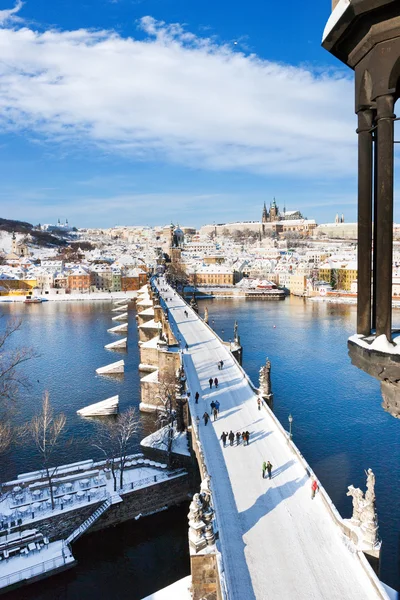 Pragborgen och Karlsbron i Prag (Unesco), Tjeckisk republi — Stockfoto