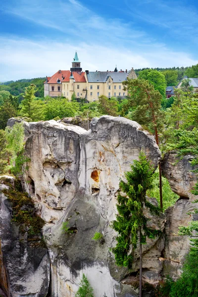 Castillo de Hruba Skala, región paradiesa de Bohemia, República Checa, E —  Fotos de Stock
