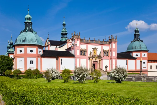 Barokke bedevaart plaats Svatá Hora (Holly Hill), stad Pribram, Midden-Bohemen, Tsjechië — Stockfoto