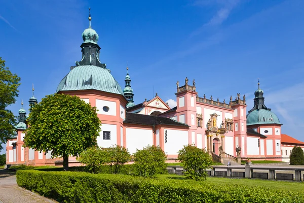 Lugar de peregrinación barroca Svata Hora (Holly Hill), ciudad Pribram, Bohemia Central, República Checa — Foto de Stock