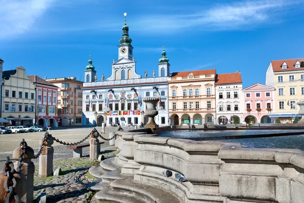 Praça principal e Câmara Municipal, Ceske Budejovice, República Checa — Fotografia de Stock