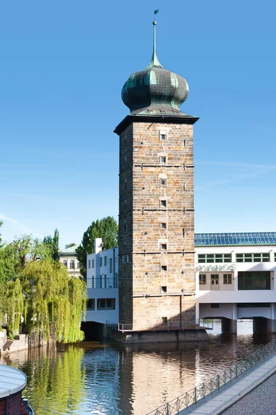 Sitkovska su kulesi ve Manes Galerisi, Amerikanlar nehir, Prag (U