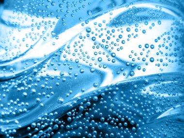 Mavi içme suyu - kabarcık camına