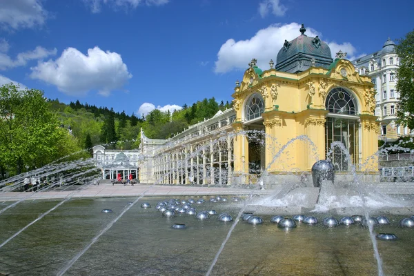 Zingende fontein, spa Marianske lazne, Tsjechië — Stockfoto