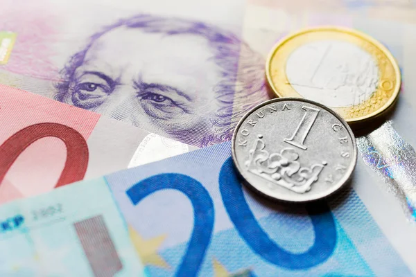 Czech pieniędzy i banknotów Euro - Unia Europejska i Republika Czeska — Zdjęcie stockowe