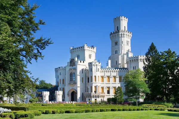 Neo-gothic castle and gardens, Hluboka nad Vltavou, Czech republic, Europe — Stockfoto