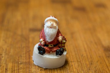 Muhteşem deco Noel Baba kurabiyeleri yiyor.