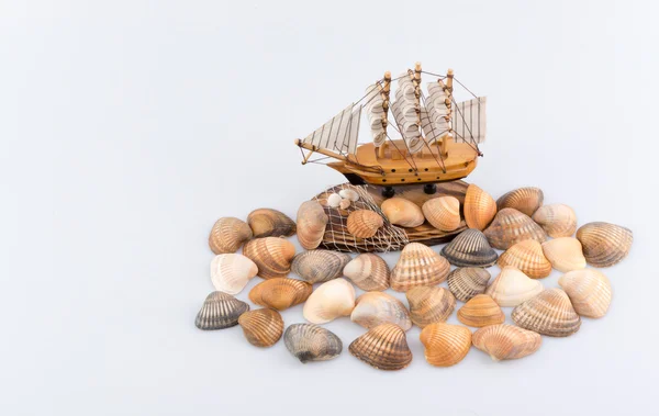 Farbenfrohe Muscheln und Objekte — Stockfoto