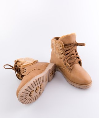 Özgün spor ayakkabı, çizme