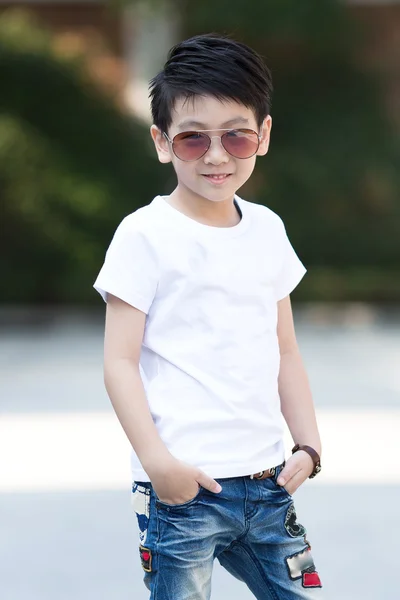 Little asian boy potrait with sunglasses — Stock Photo, Image