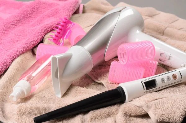 Hair Styling tools (white hairdryer, hairspray, curler, spray, c — Stock Photo, Image