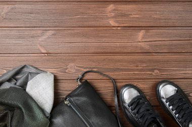 Deri üst metalik trendy Bayan Ayakkabı, eşarp ve siyah leat