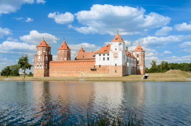 Belarus Ortaçağ Kalesi