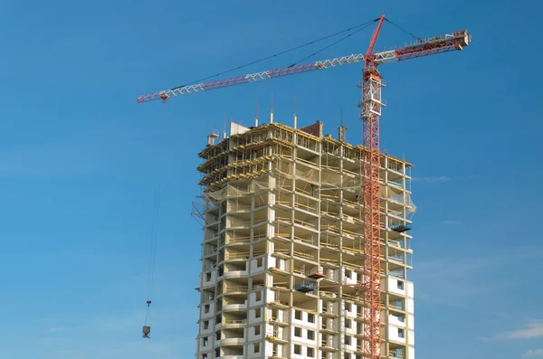 Constructie van een gebouw met meerdere artikelen — Stockfoto