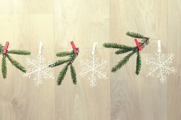 Creazione di decorazioni natalizie indoor — Foto Stock
