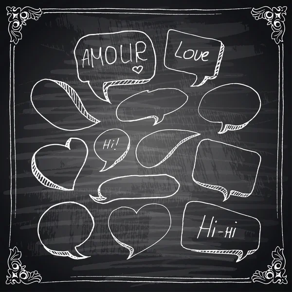 Hand dras pratbubblor med hjärtan, chalkboard effekt. Vektor illustration. — Stock vektor