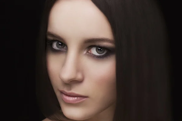 Piękno naturalnego twarz modelki z makijażu i fryzury — Zdjęcie stockowe