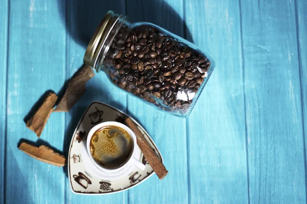 Koffiekopje en koffie in boutle — Stockfoto
