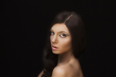Kız güzellik makyaj ve saç modeli