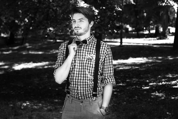 parkta güzel damat sakallı